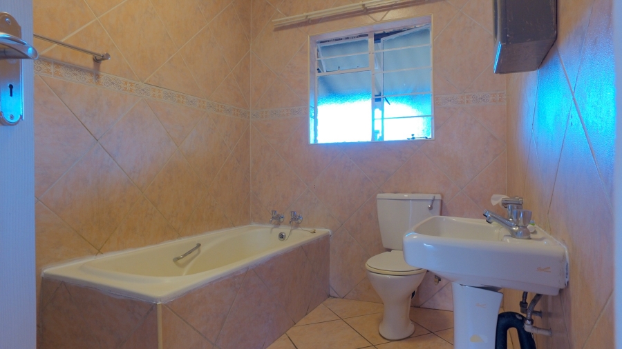 2 Bedroom Property for Sale in Oos Einde North West